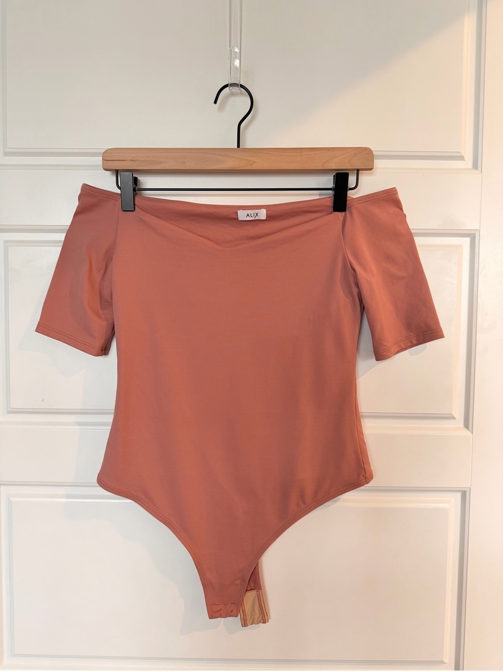 ALIX NYC Off-the-Shoulder Bodysuit Short Sleeve Blush Pink Size M Going Out Sexy